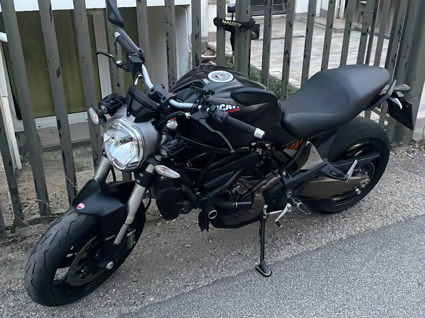 Ducati Monster 821 Nero - 1