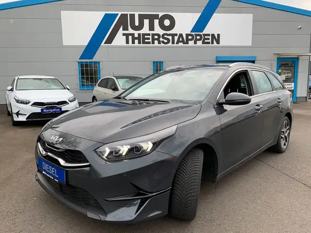 Kia Ceed SW / cee'd SW cee'd 1.6CRDI SW LED/Navi/Kamera/17°Allwetter