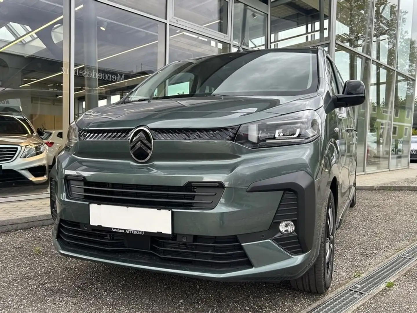 Citroen Spacetourer Spacetourer-BlueHDI 180 S&S EAT8 Business Loung Зелений - 1