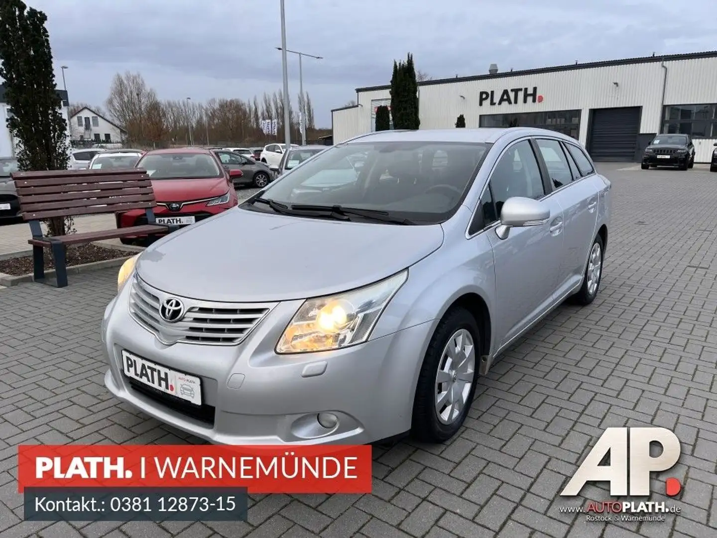 Toyota Avensis Kombi Sol Silber - 1
