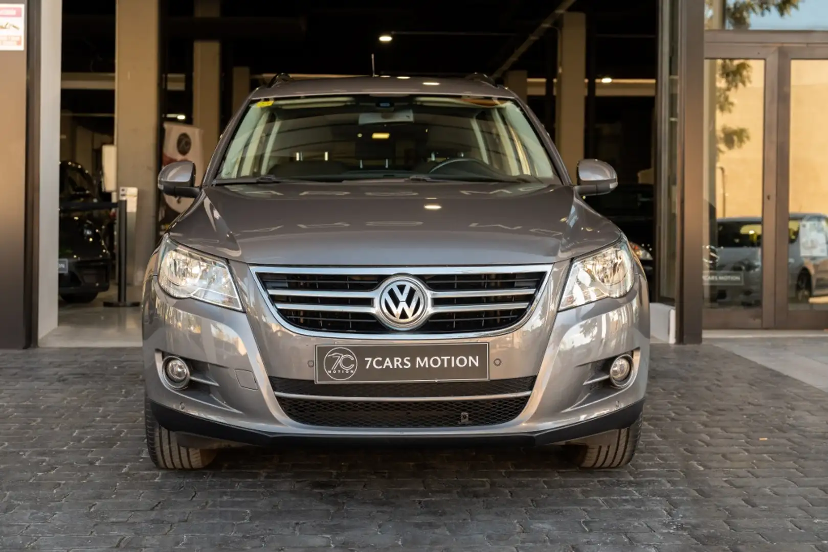 Volkswagen Tiguan 2.0TDI BMT Advance 4x2 140 Gris - 2