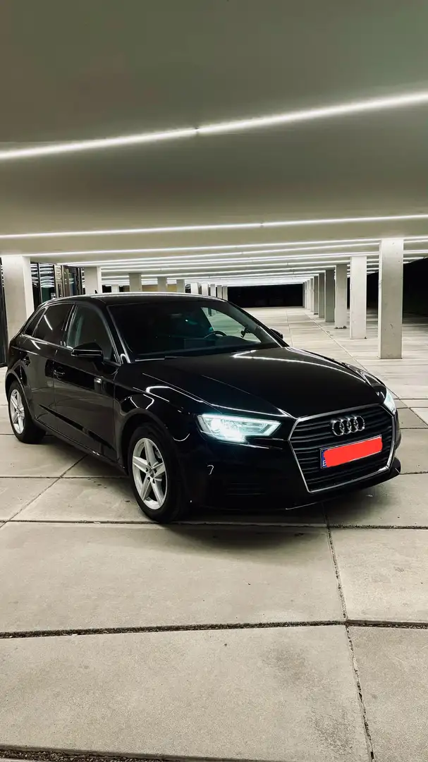 Audi A3 1.6 TDI SPORTBACK Zwart - 1