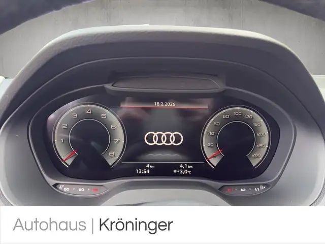 Audi Q2 view 12