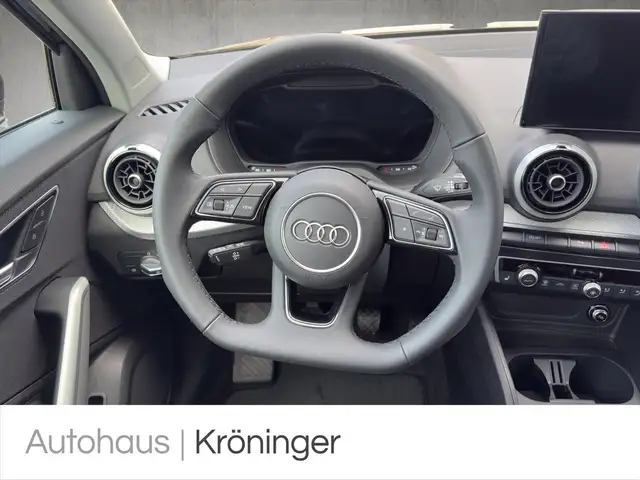 Audi Q2 view 11