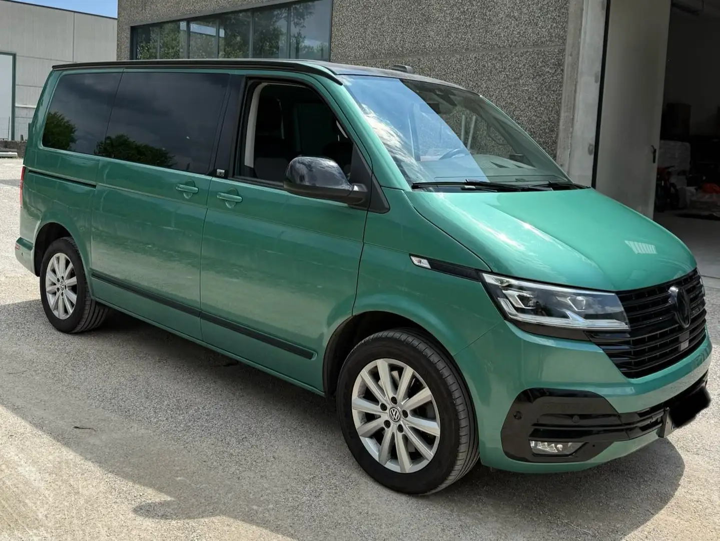 Volkswagen T6.1 Multivan Multivan T6.1 Comfortline 2.0 TDI 204cv Verde - 2