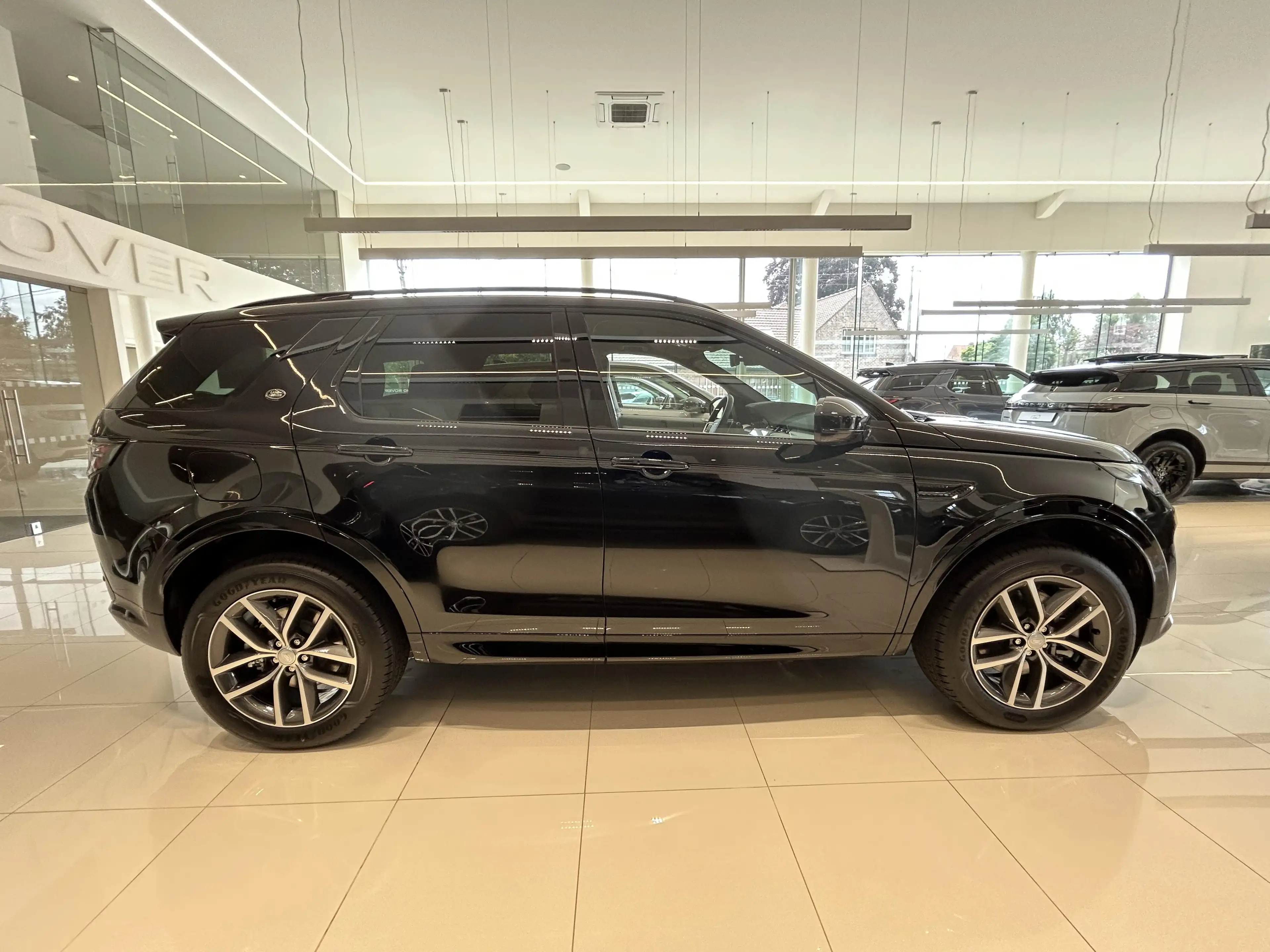 Land Rover Discovery Sport P270e Dyn SE AWD Auto. — photo 6