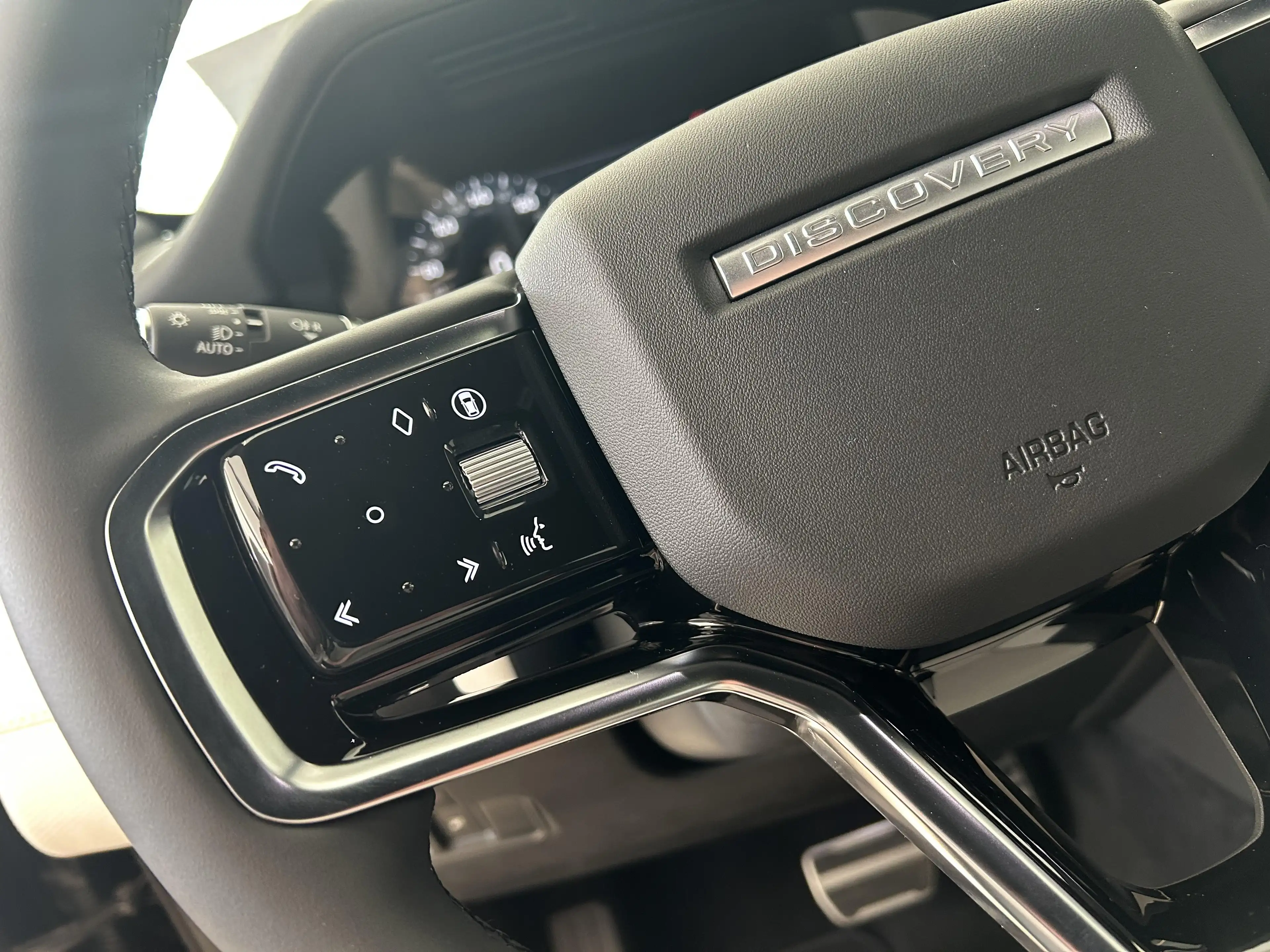 Land Rover Discovery Sport P270e Dyn SE AWD Auto. — photo 15