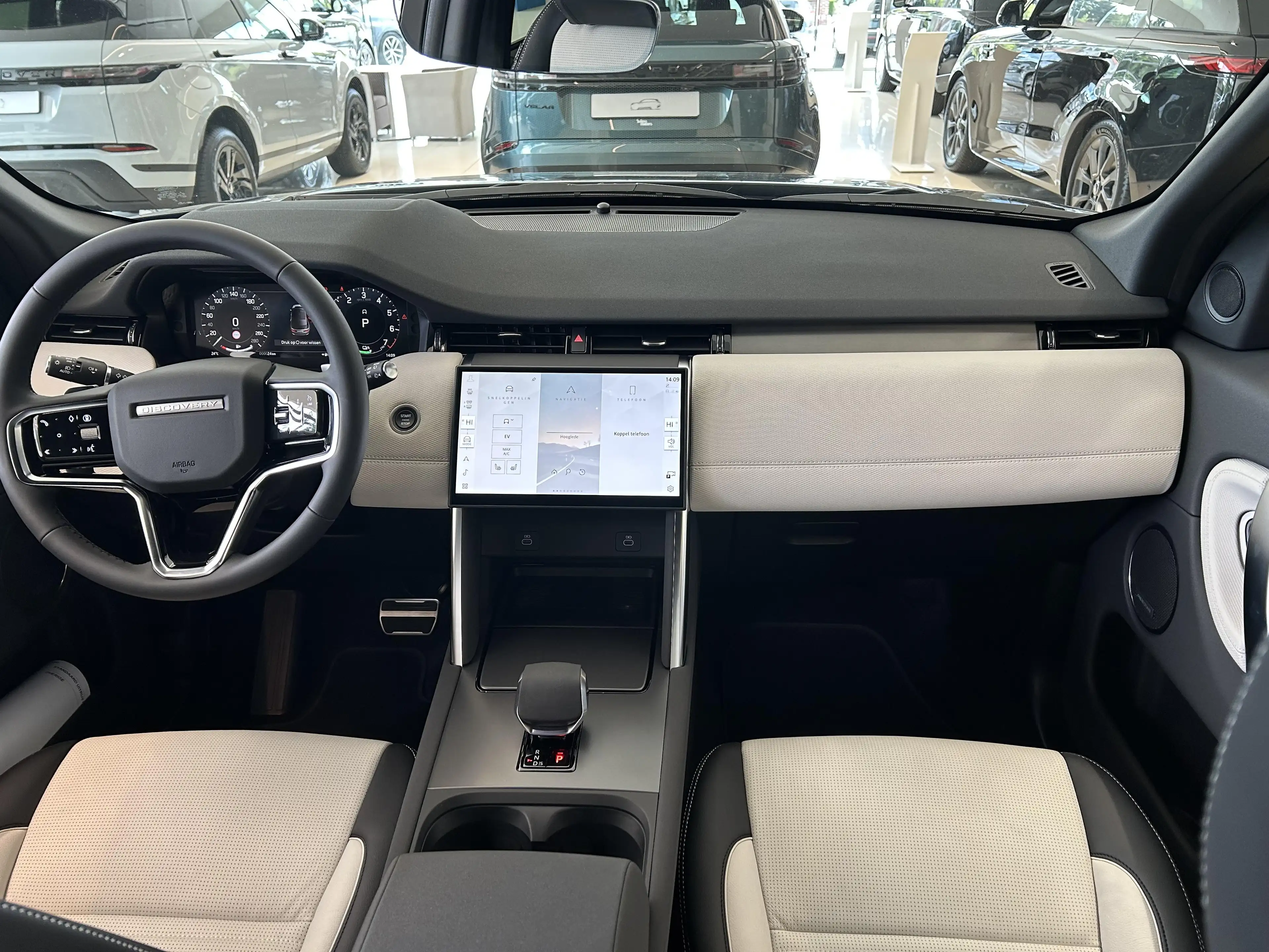Land Rover Discovery Sport P270e Dyn SE AWD Auto. — photo 4