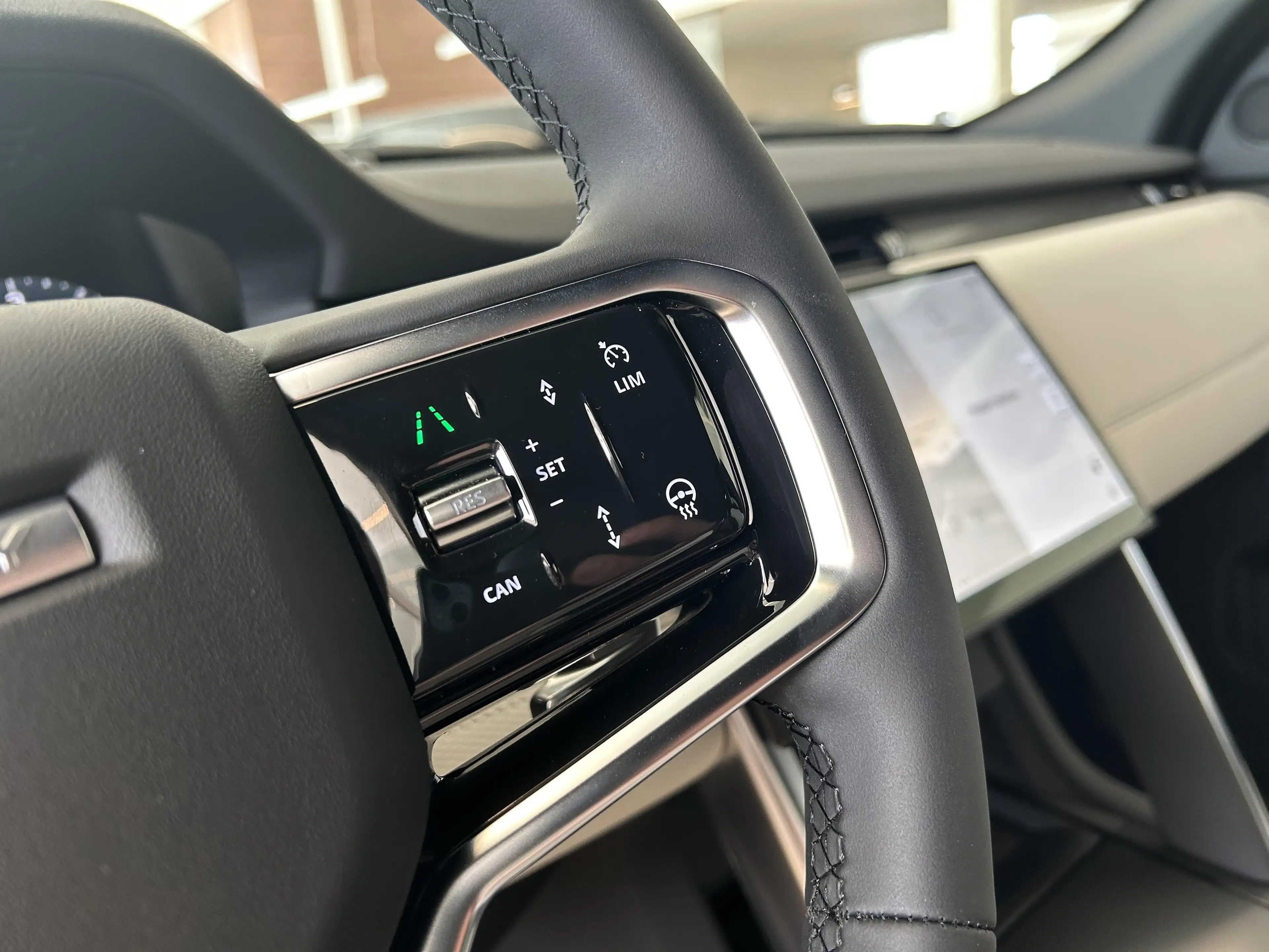 Land Rover Discovery Sport P270e Dyn SE AWD Auto. — photo 14