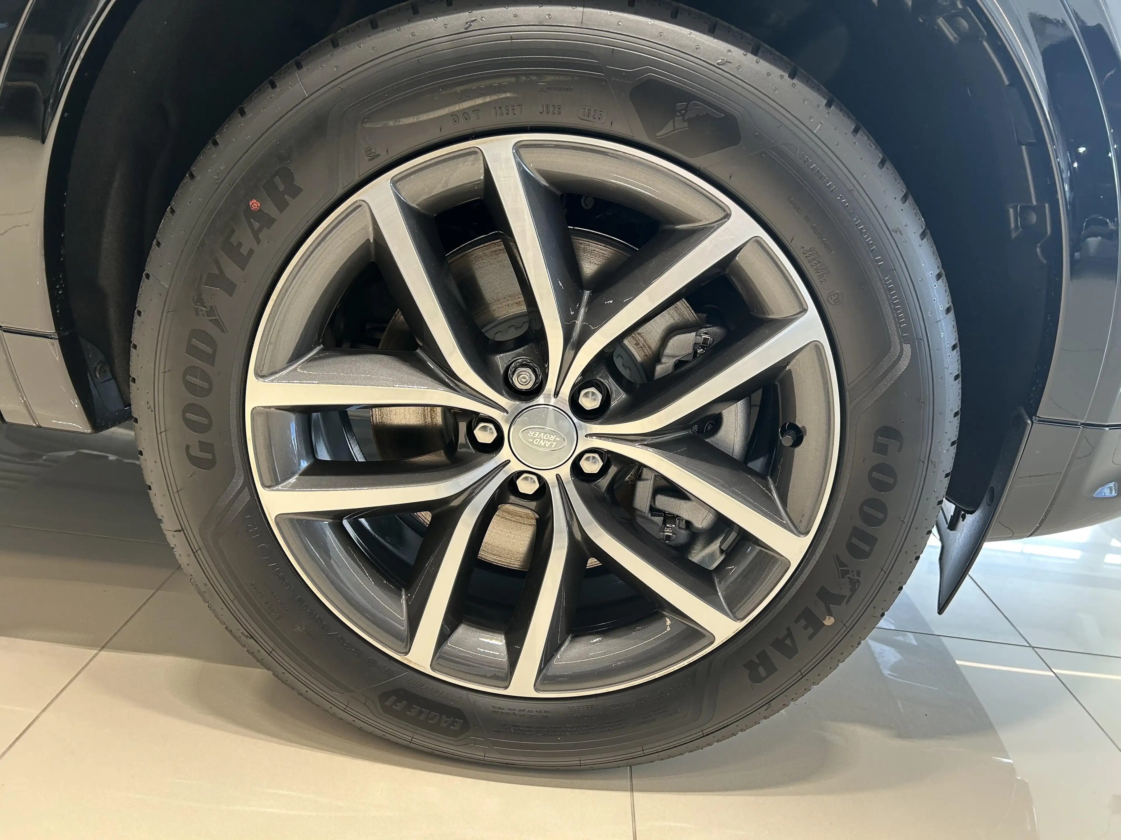 Land Rover Discovery Sport P270e Dyn SE AWD Auto. — photo 9