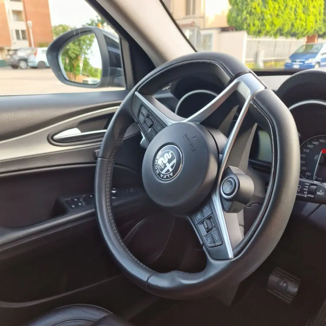 Alfa Romeo Stelvio Sport Nero - 2