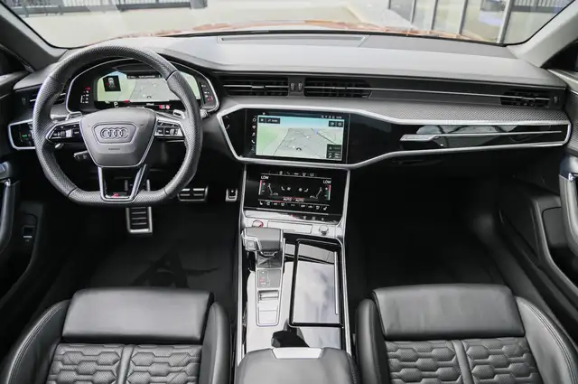 Audi RS6 Avant view 10