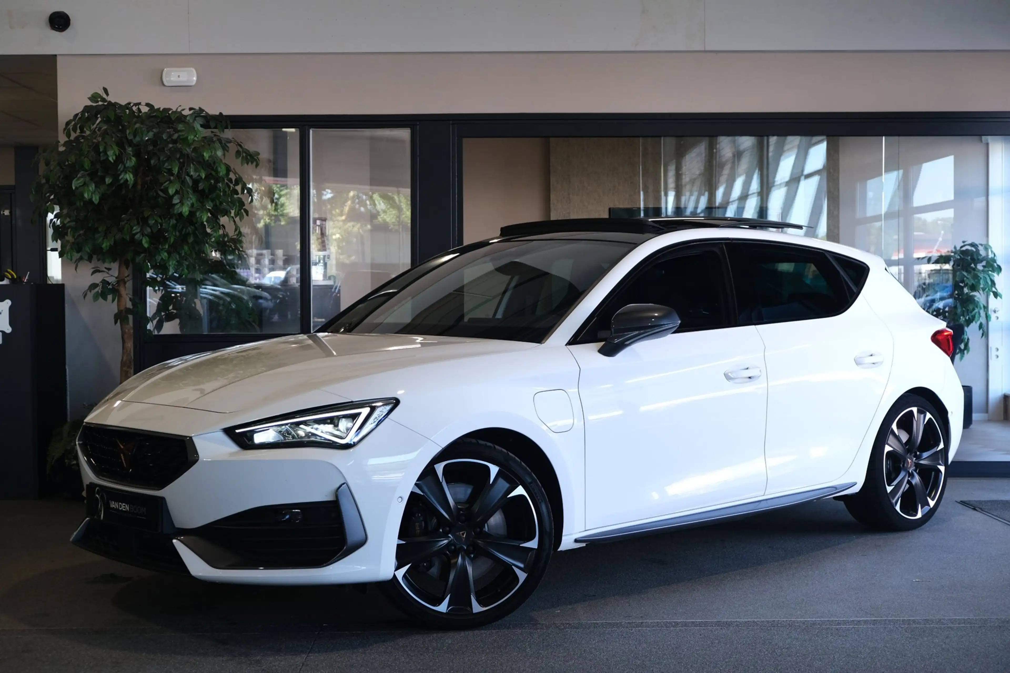 CUPRA Leon 1.4 e-Hybrid VZ 245PK Pano Led Cam Navi Virtual AC