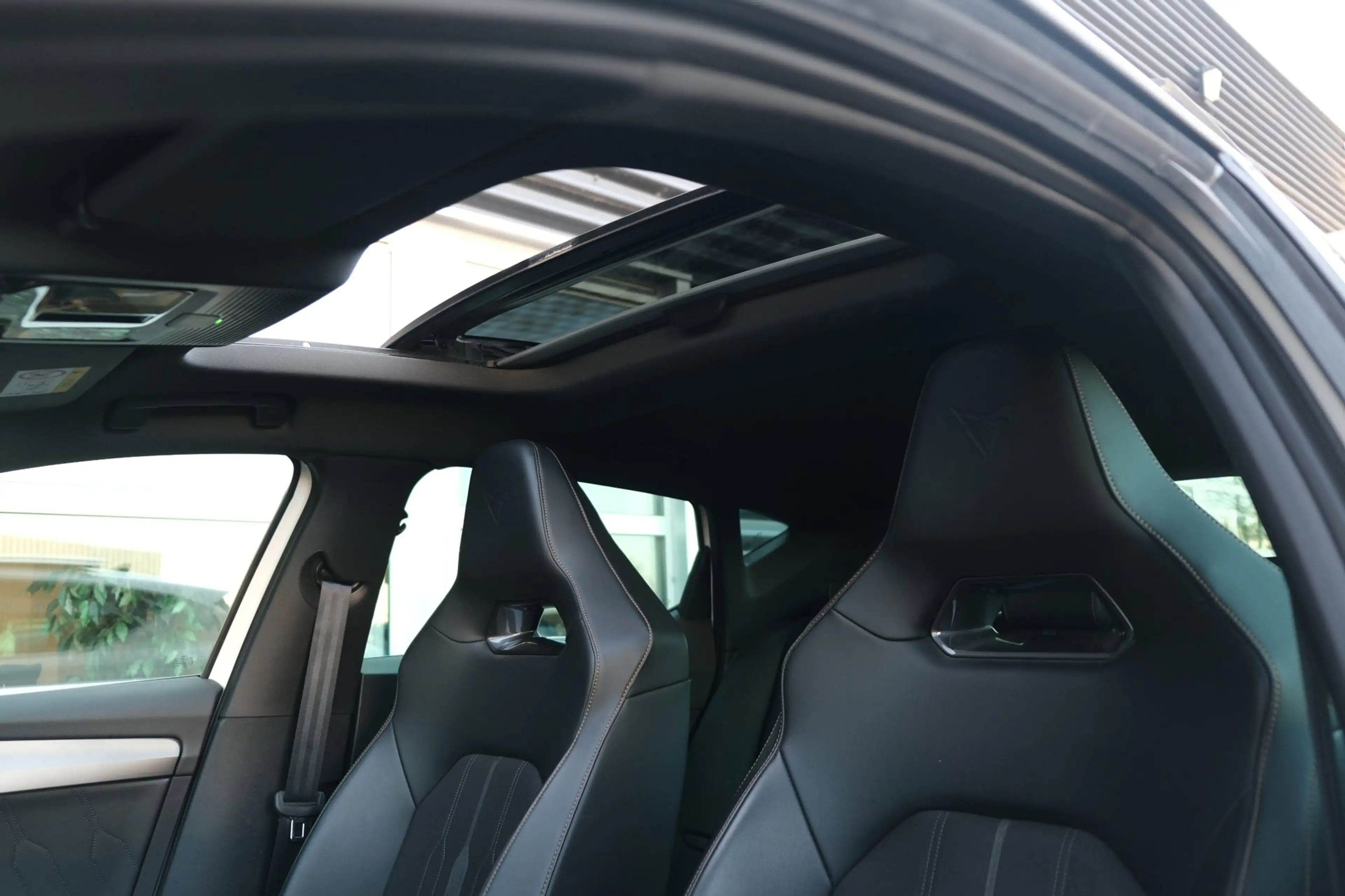 CUPRA Leon 1.4 e-Hybrid VZ 245PK Pano Led Cam Navi Virtual AC — photo 15