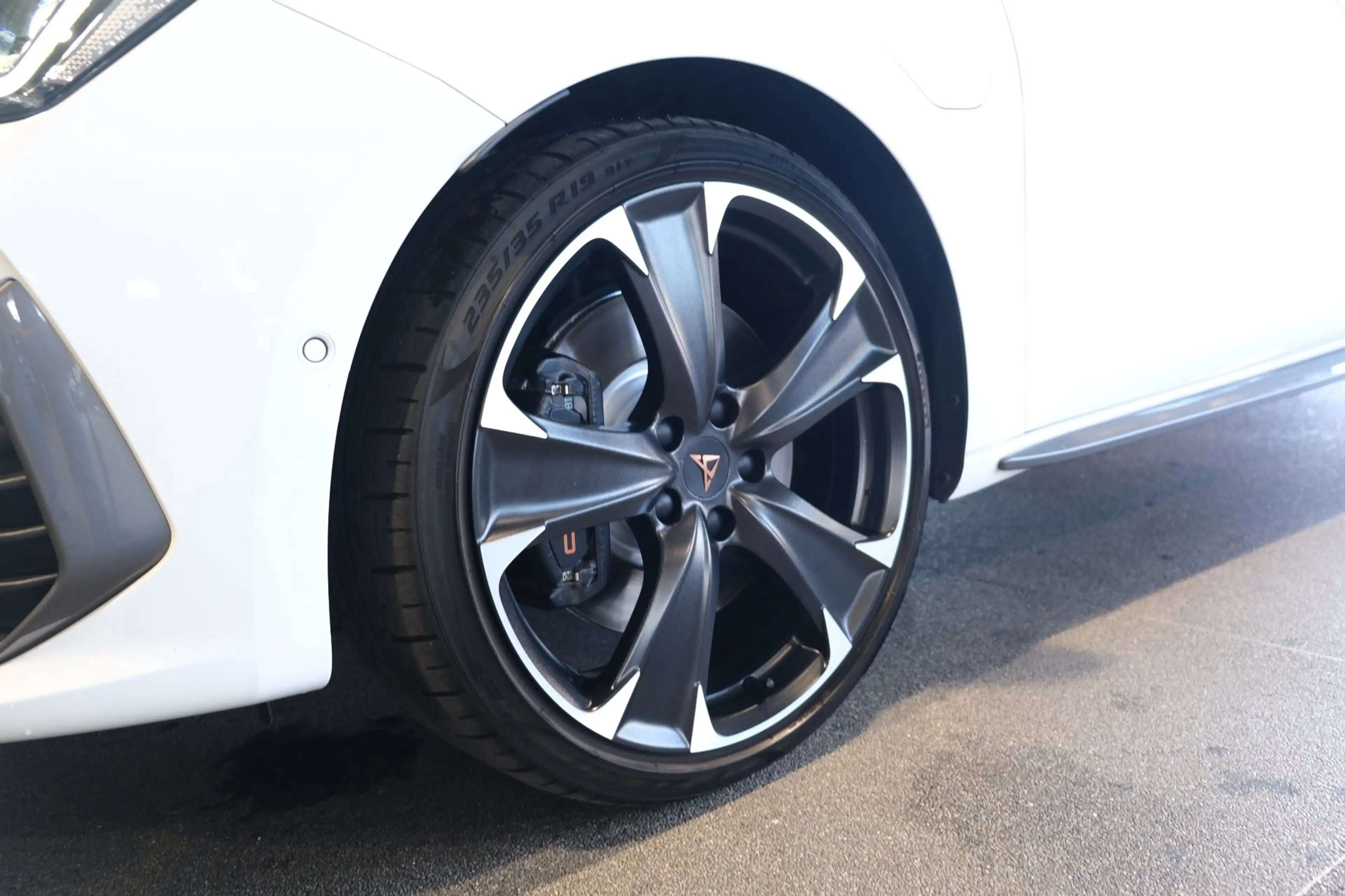 CUPRA Leon 1.4 e-Hybrid VZ 245PK Pano Led Cam Navi Virtual AC — photo 11