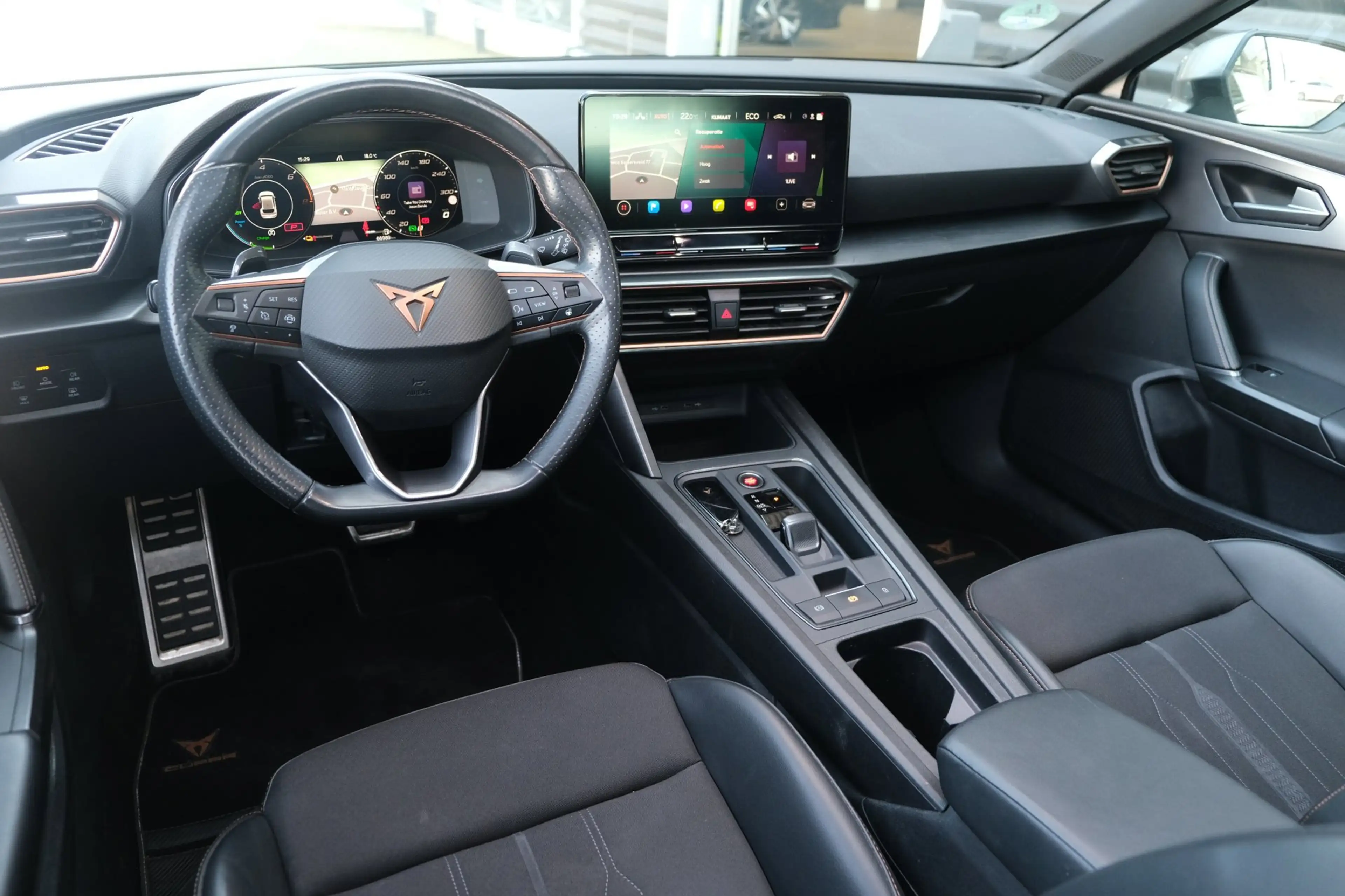 CUPRA Leon 1.4 e-Hybrid VZ 245PK Pano Led Cam Navi Virtual AC — photo 13