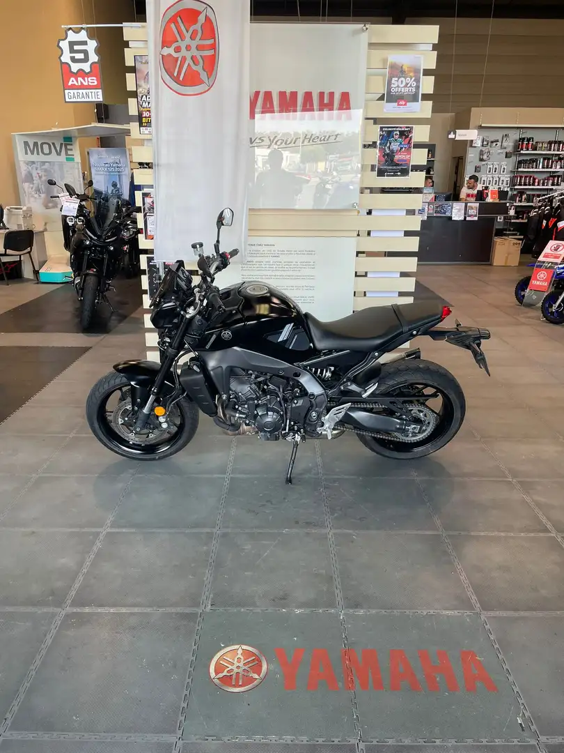 Yamaha MT-09 Schwarz - 2