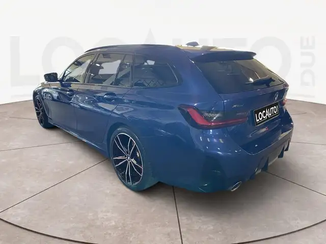 BMW 3 Series view 5