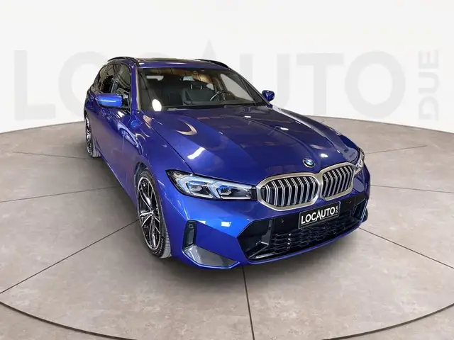 BMW 3 Series view 3