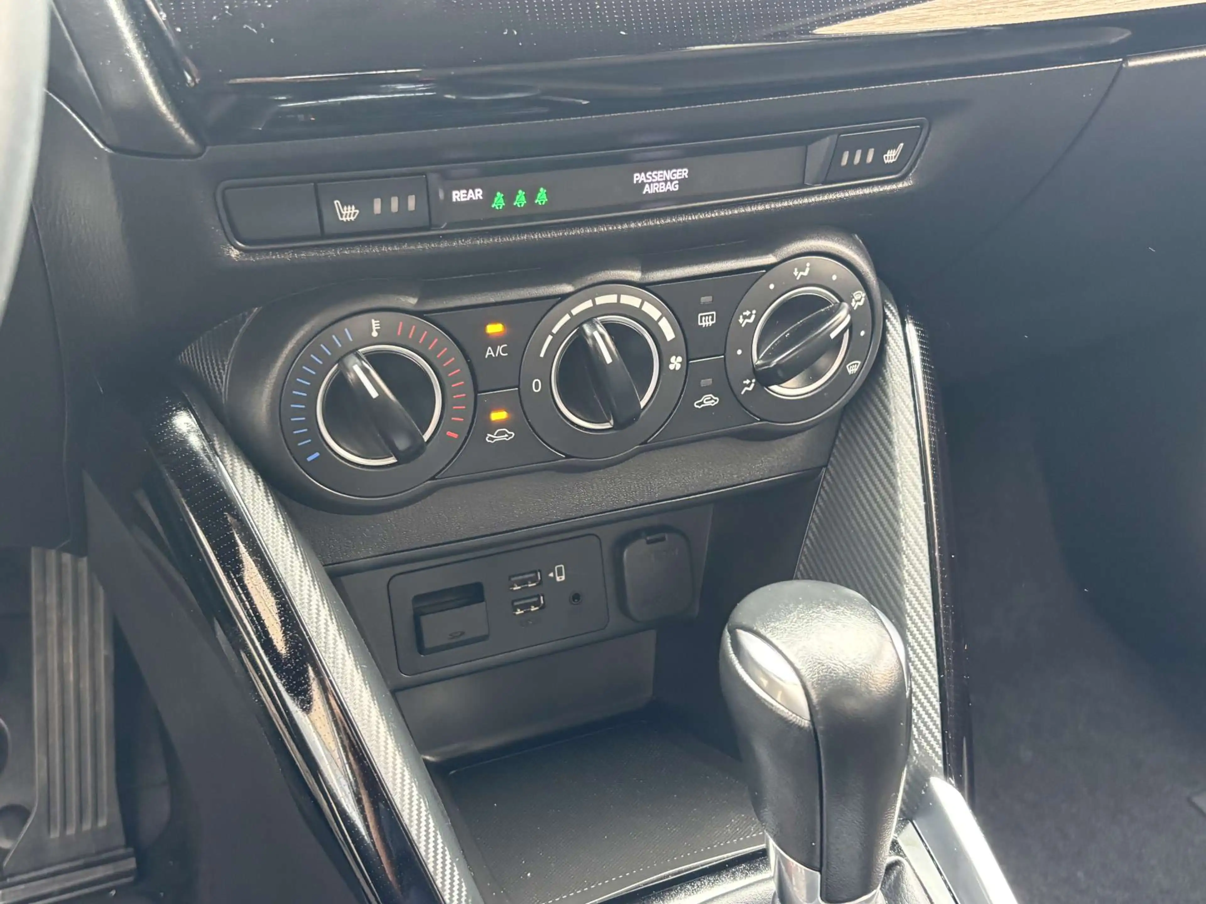 Mazda 2 2 1.5 SKY-G SKYDRIVE / Automaat / Apple / 82000km — photo 10