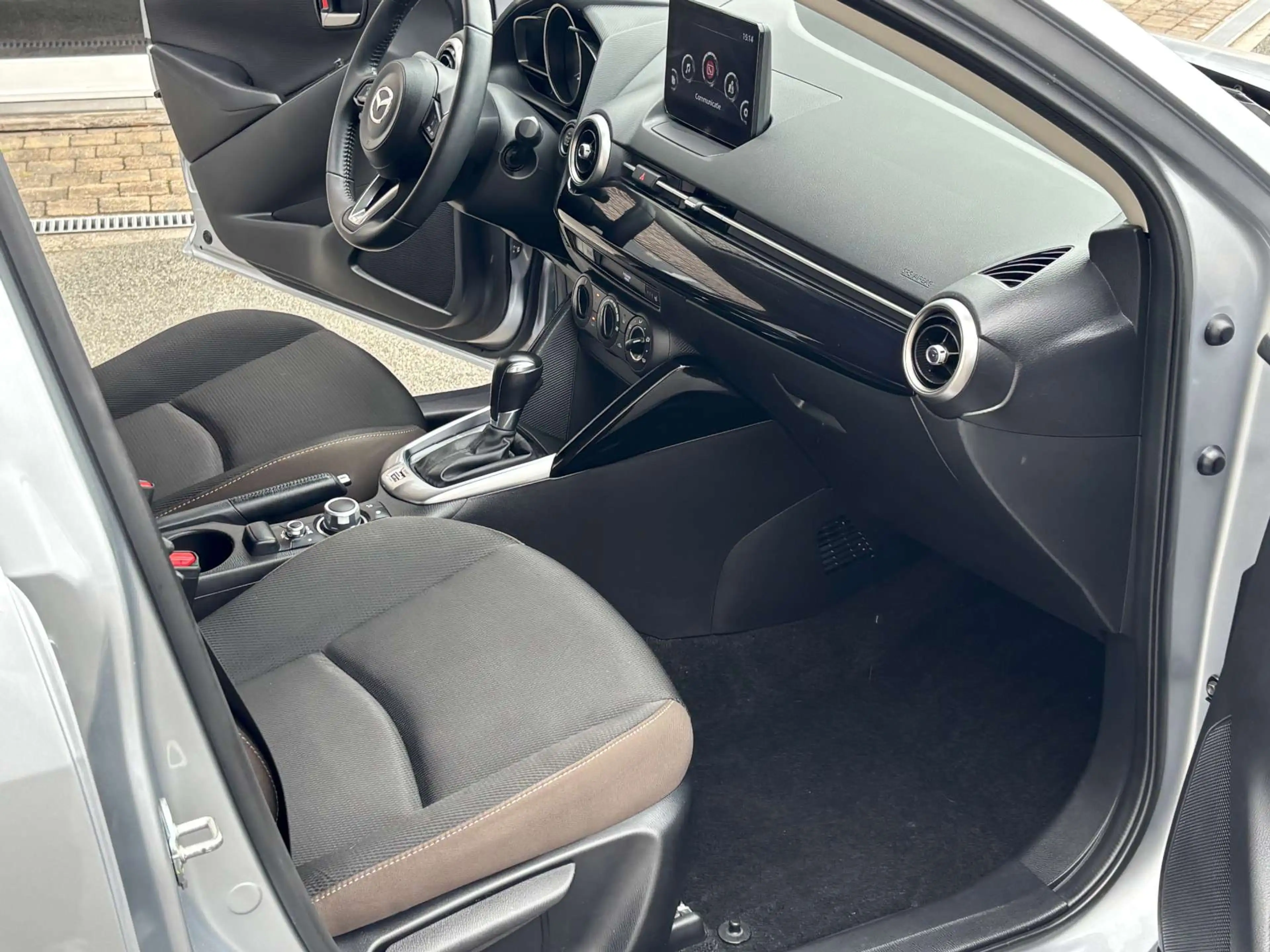 Mazda 2 2 1.5 SKY-G SKYDRIVE / Automaat / Apple / 82000km — photo 7