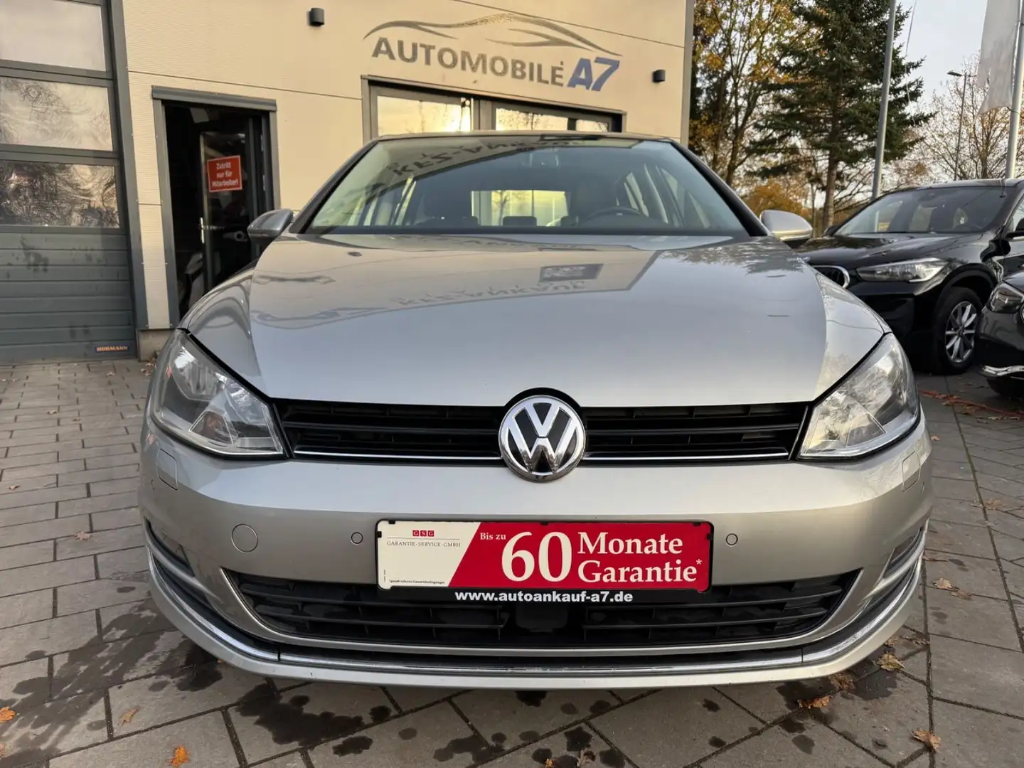 Volkswagen Golf VII Lim. Highline BMT *1.Hand* Silber - 2