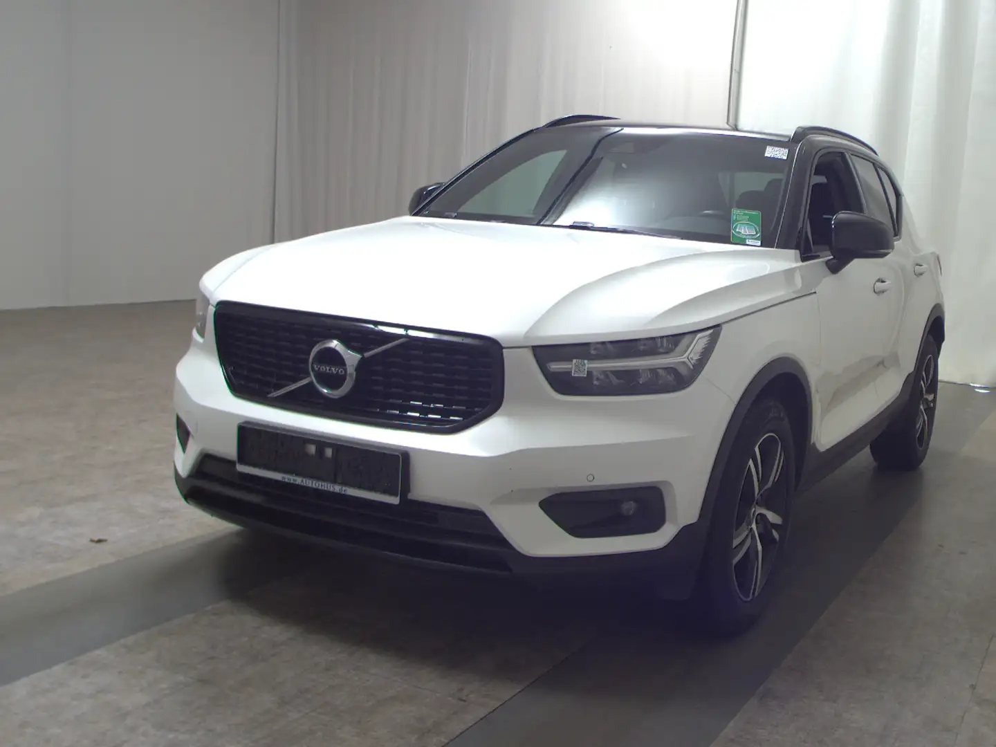 Volvo XC40 D3 R-Design T-Leder Navi LED RFK DAB Weiß - 2