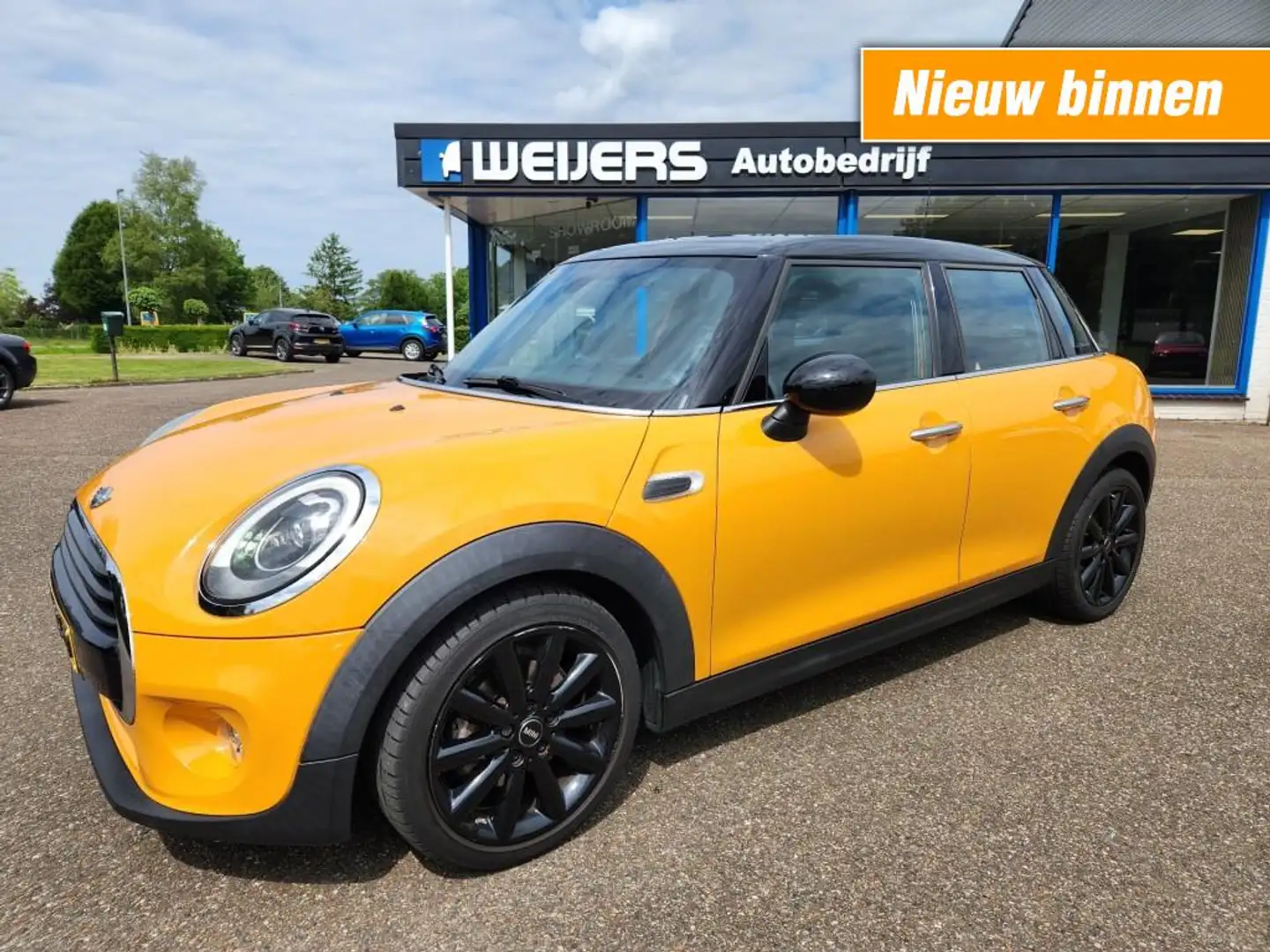 MINI Cooper 1.5 Cooper Chili Business 5drs , Clima, Navi, Crui Oranje - 1