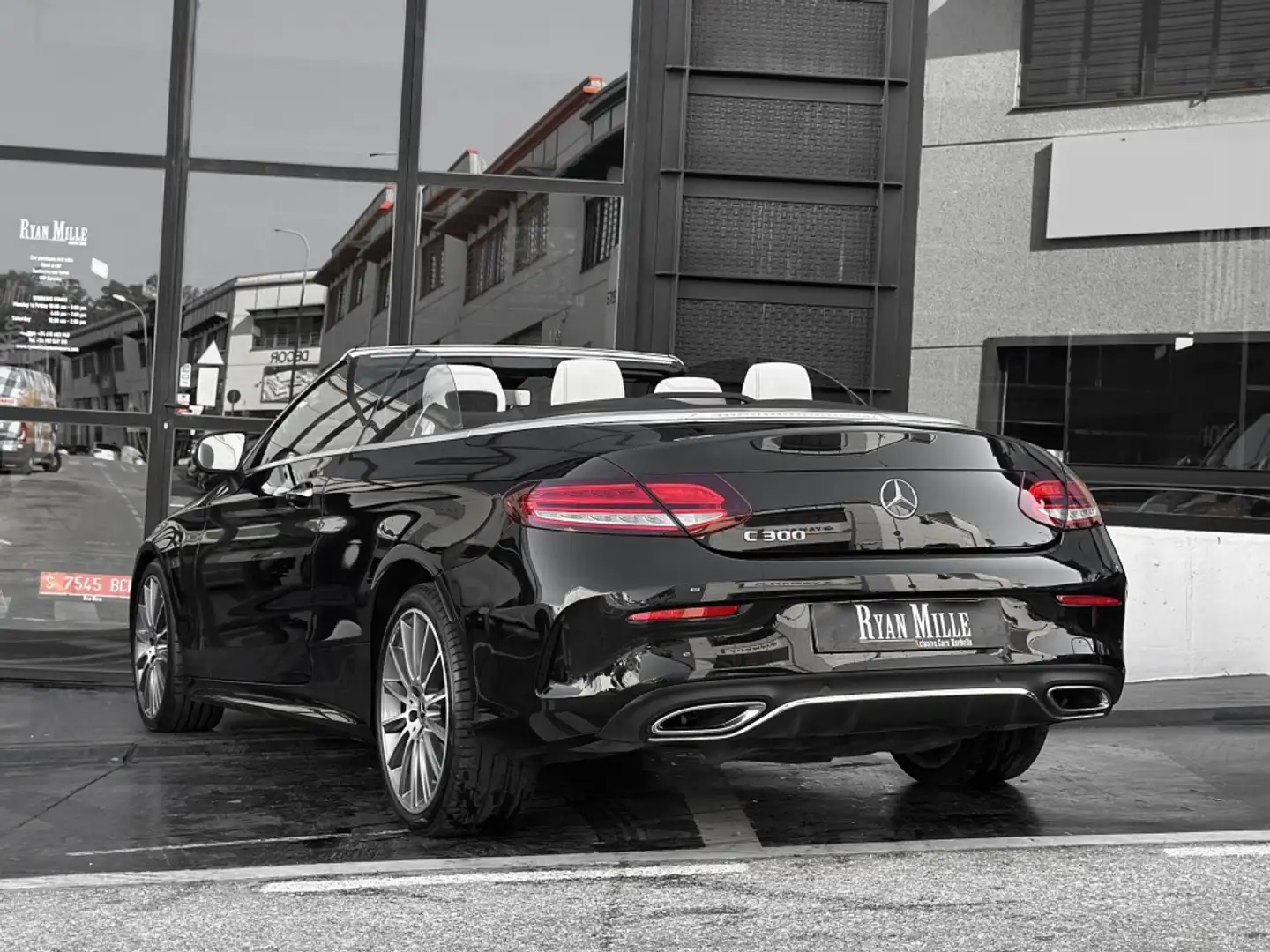 Mercedes-Benz C 300 Cabrio 9G-Tronic Siyah - 2