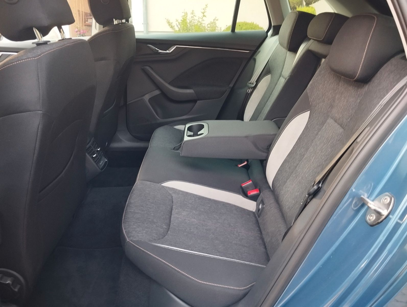 Skoda Scala Style 1.5 TSI, Full Link, Kamera,Abstandst — photo 12