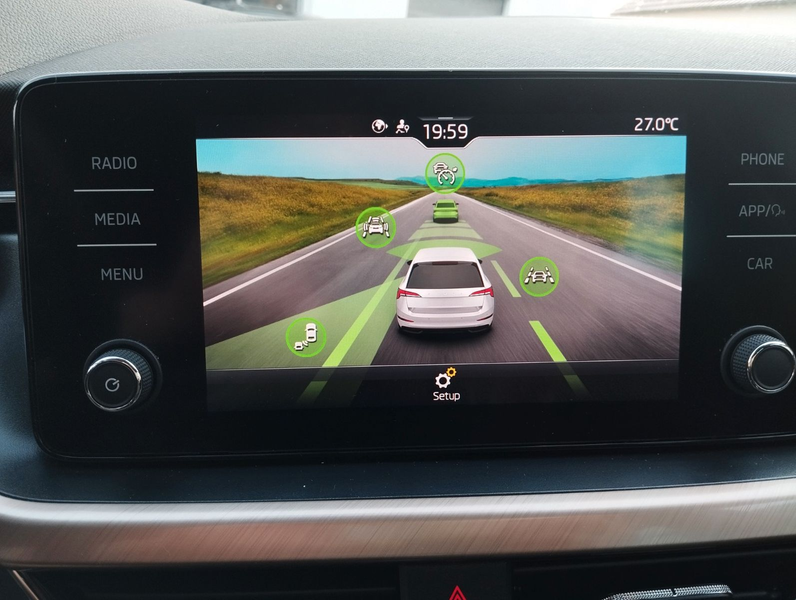 Skoda Scala Style 1.5 TSI, Full Link, Kamera,Abstandst — photo 14