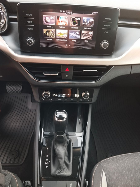 Skoda Scala Style 1.5 TSI, Full Link, Kamera,Abstandst — photo 15