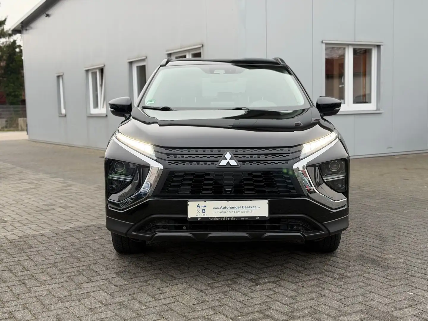 Mitsubishi Eclipse Cross 2.4 Hybrid 4WD KAMERA AHK 1.Hd LED Schwarz - 2