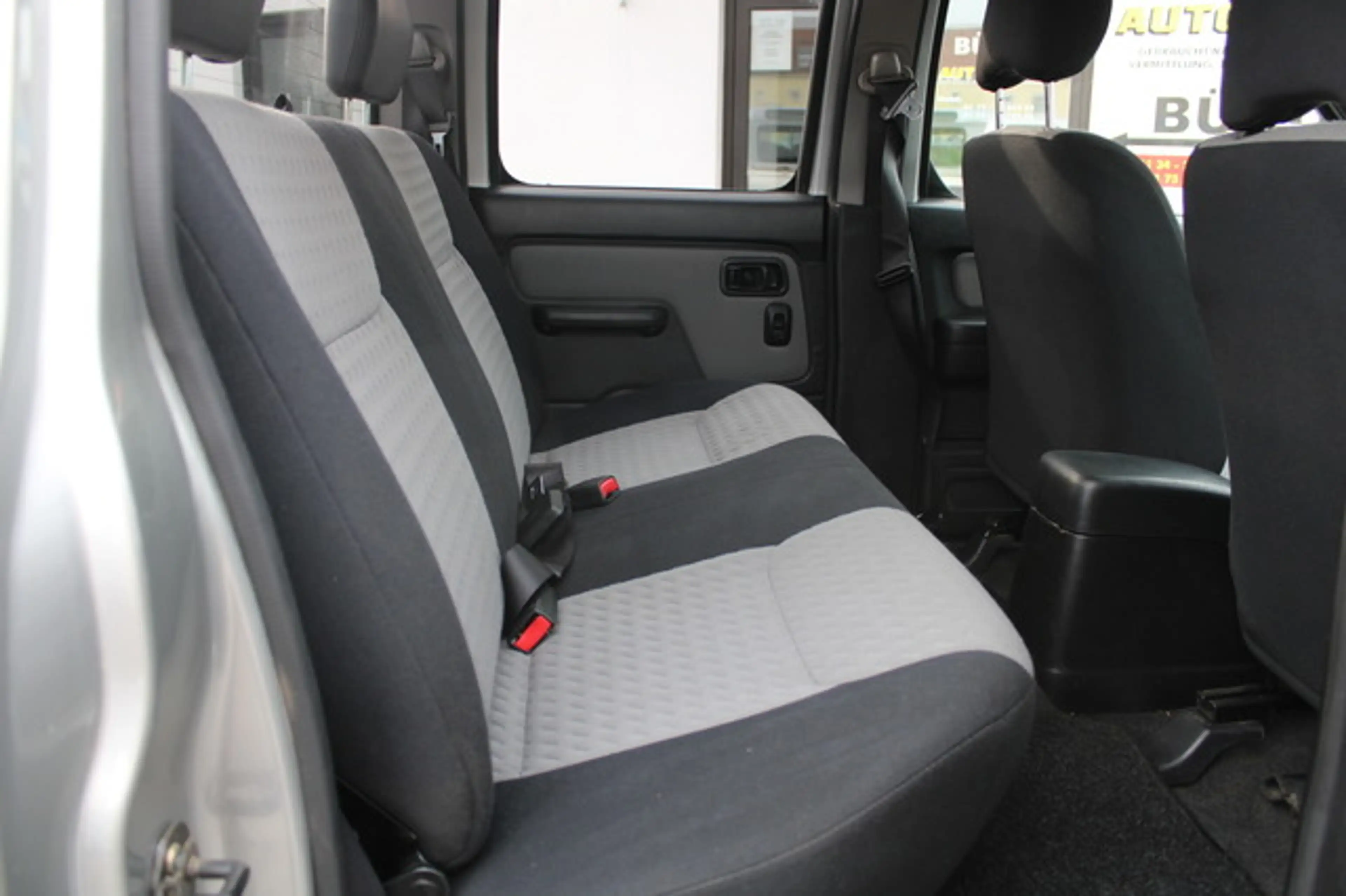 Nissan Navara Pick-up TD Doka 4X4 *STHZ*89 TKM*Service-gepflegt* — photo 15