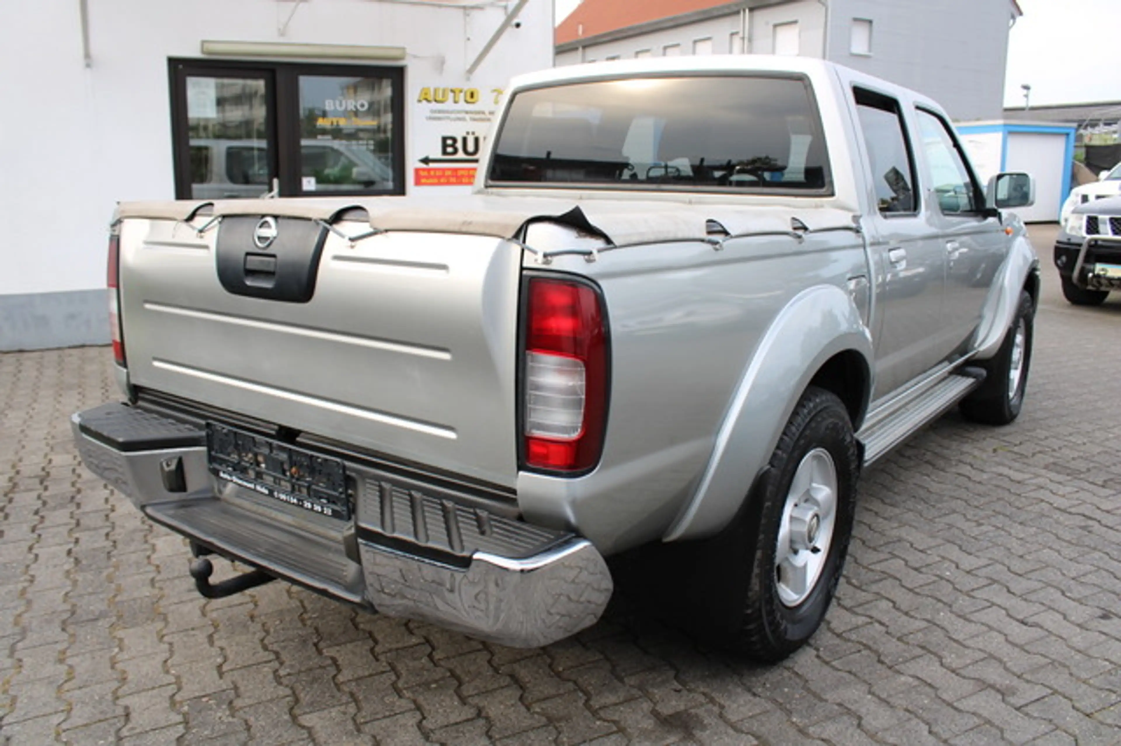 Nissan Navara Pick-up TD Doka 4X4 *STHZ*89 TKM*Service-gepflegt* — photo 8
