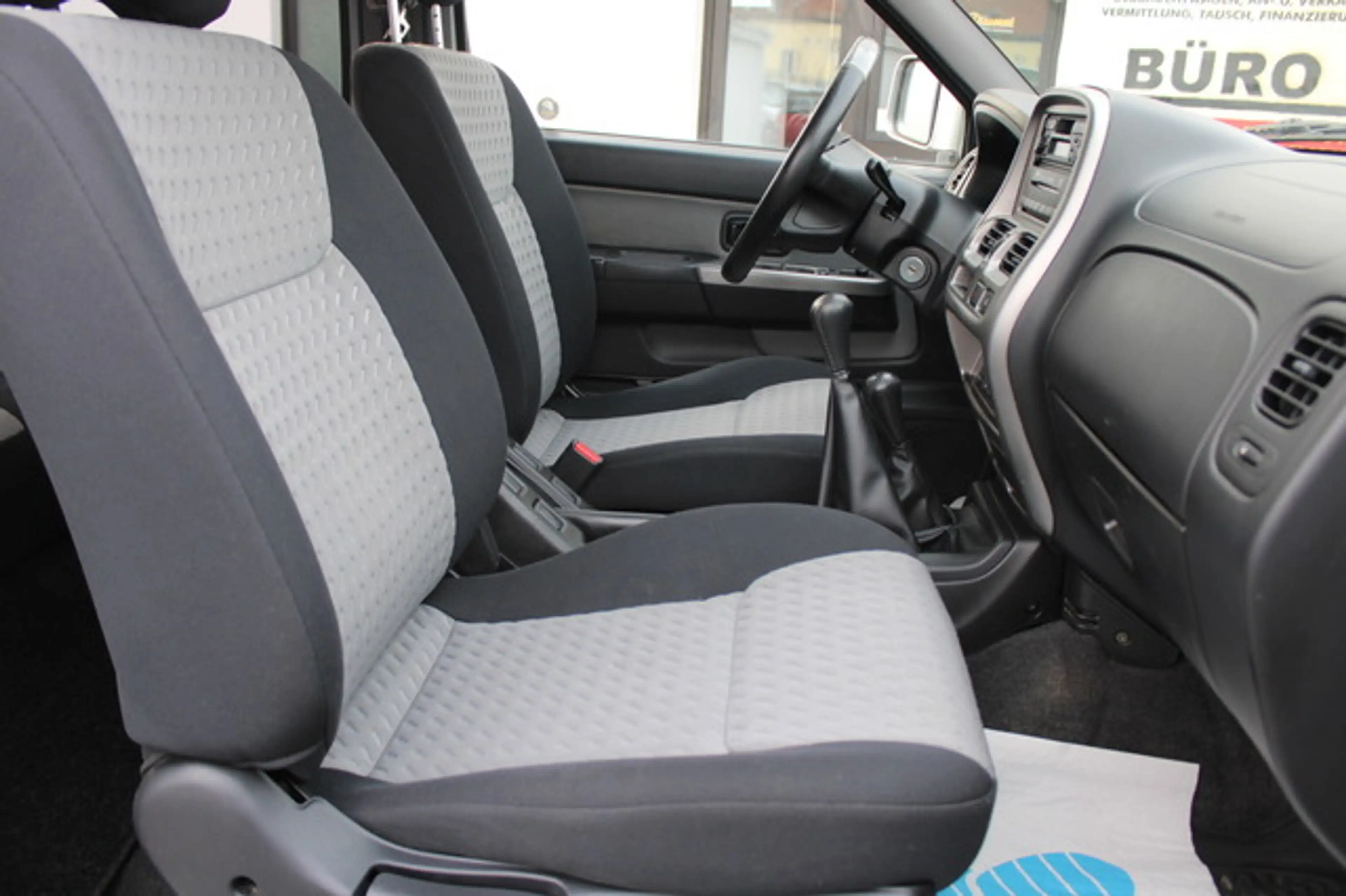 Nissan Navara Pick-up TD Doka 4X4 *STHZ*89 TKM*Service-gepflegt* — photo 13