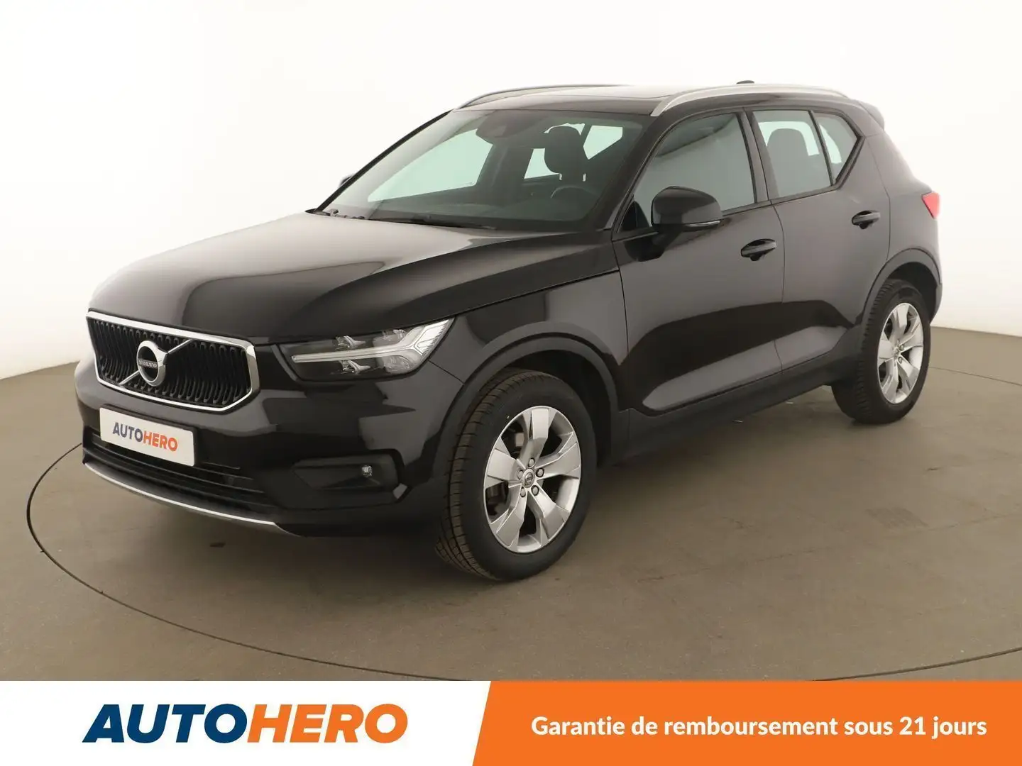 Volvo XC40 1.5 T2 Momentum Business BV6 Noir - 1