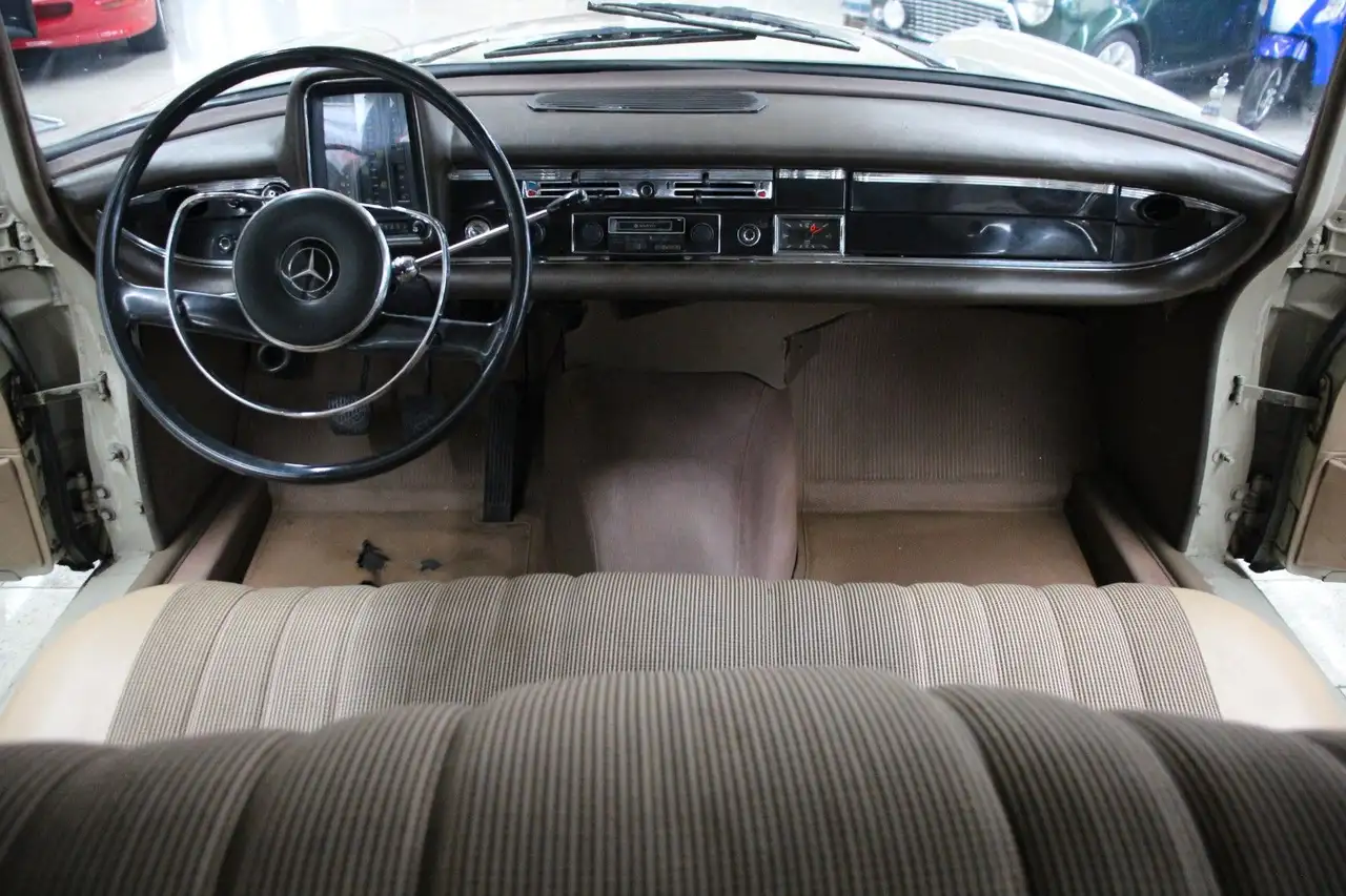 Mercedes-Benz 200 D W110 Heckflosse *H-Zulassung*, foto 10