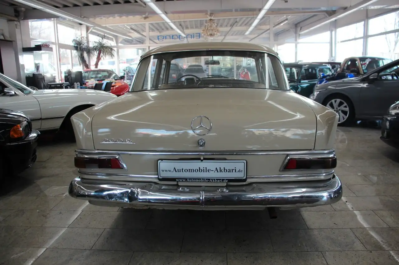 Mercedes-Benz 200 D W110 Heckflosse *H-Zulassung*, foto 6
