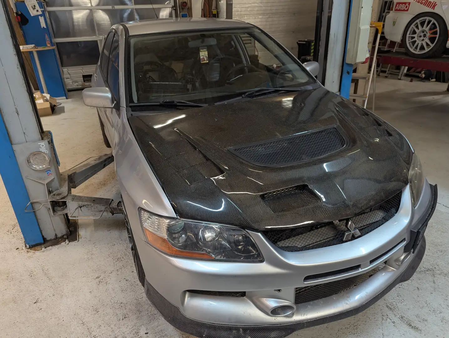 Mitsubishi Lancer Evo Evo Evolution 8 Silber - 1