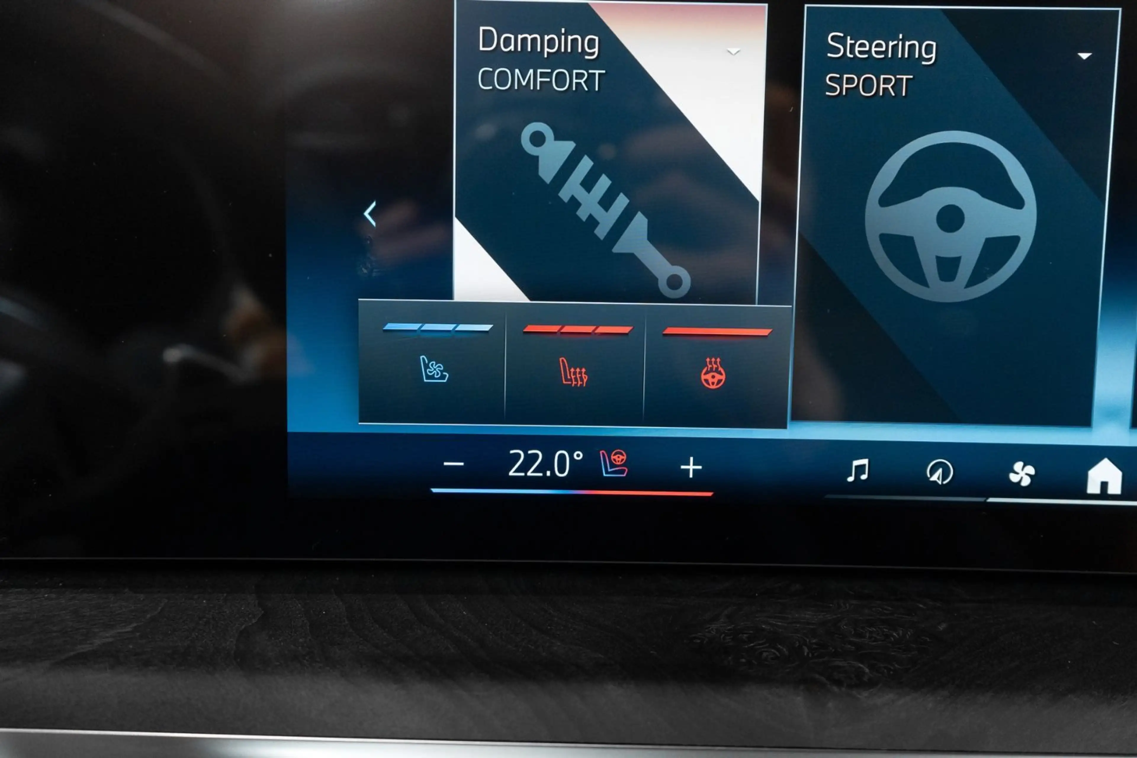 BMW X7 xDrive40i M Sport Pro°B&W°MASS°VENT°HUD°AHK° — photo 11