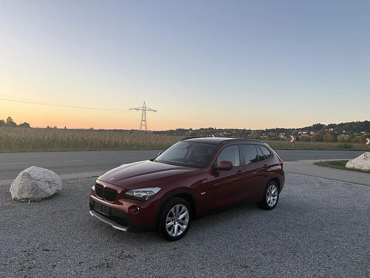 BMW X1 xDrive18d Österreich-Paket Aut. Rot - 2
