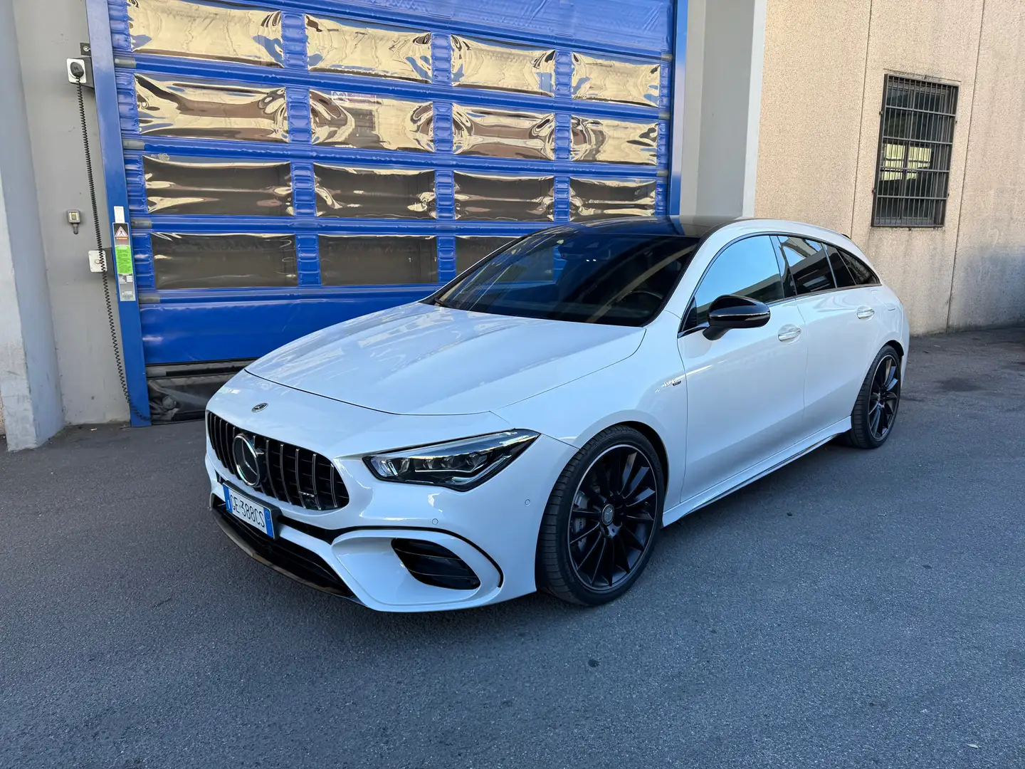 Mercedes-Benz CLA 35 AMG Shooting Brake Race Edition 4matic Blanc - 1