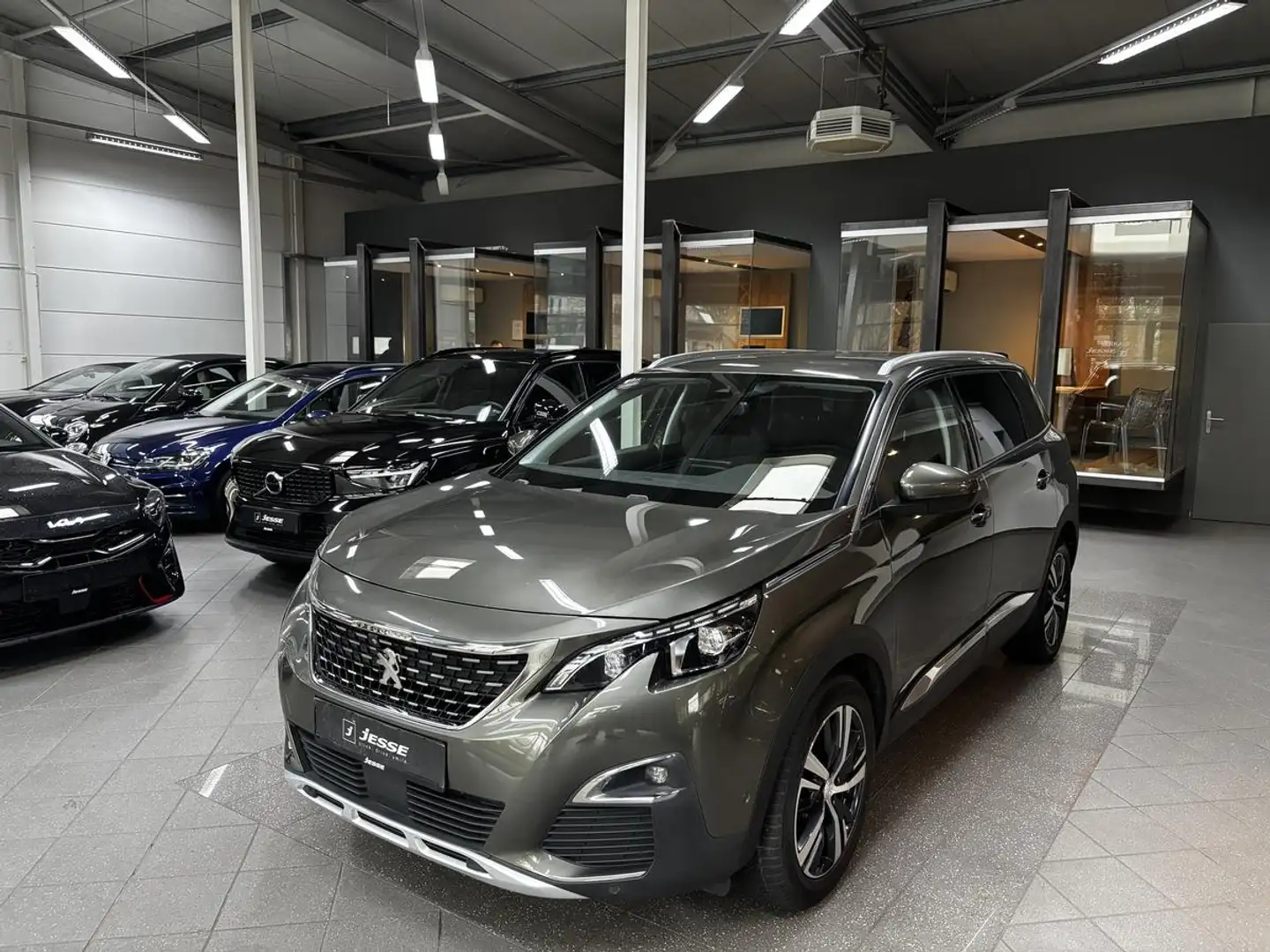 Peugeot 5008 1.2 PureTech 130 Allure 7Sitze LED dig-Tacho AHK Grau - 1