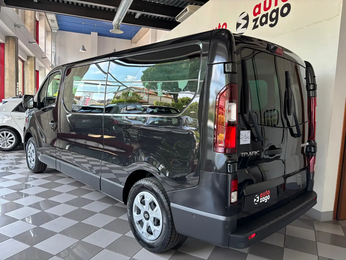 Renault Trafic COMBI EQUILIBRE L2 9 POSTI Nero - 2