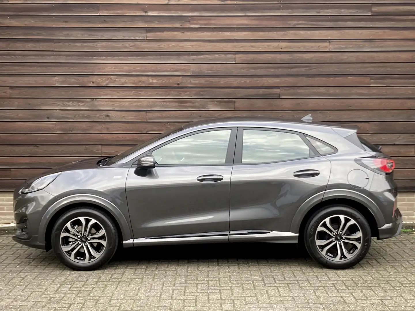 Ford Puma 1.0i EB Hybrid 125pk ST-Line | Navi | Cruise | Stu Grijs - 2