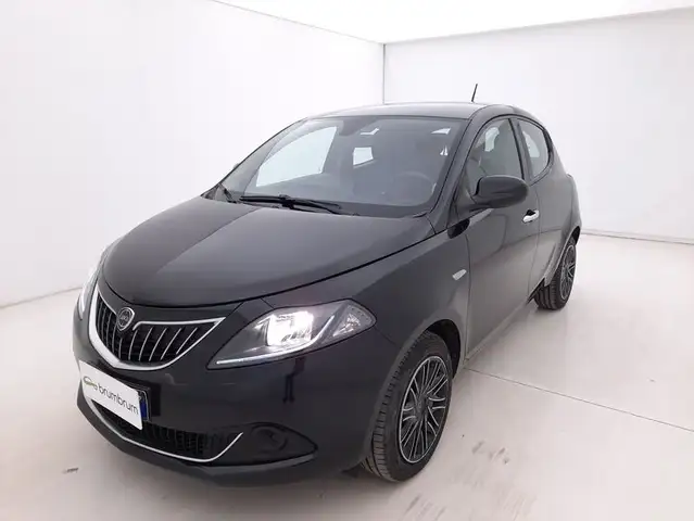 Lancia Ypsilon view 9