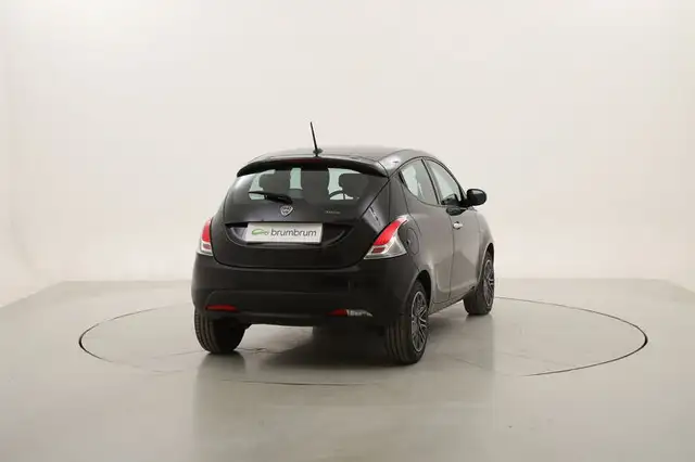 Lancia Ypsilon view 5