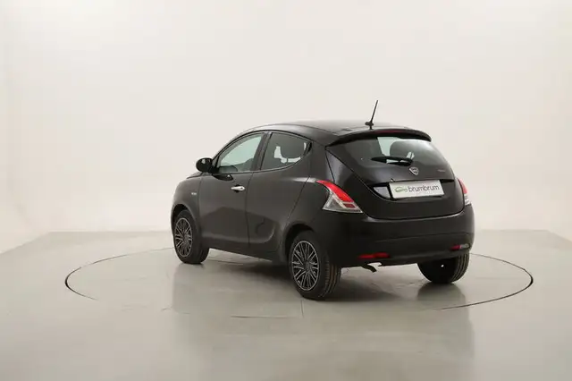 Lancia Ypsilon view 3