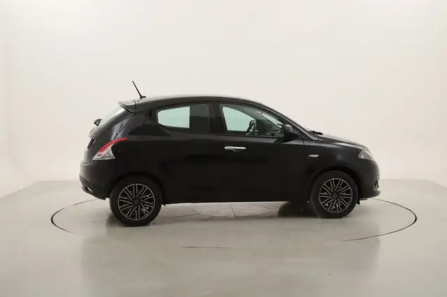 Lancia Ypsilon view 6